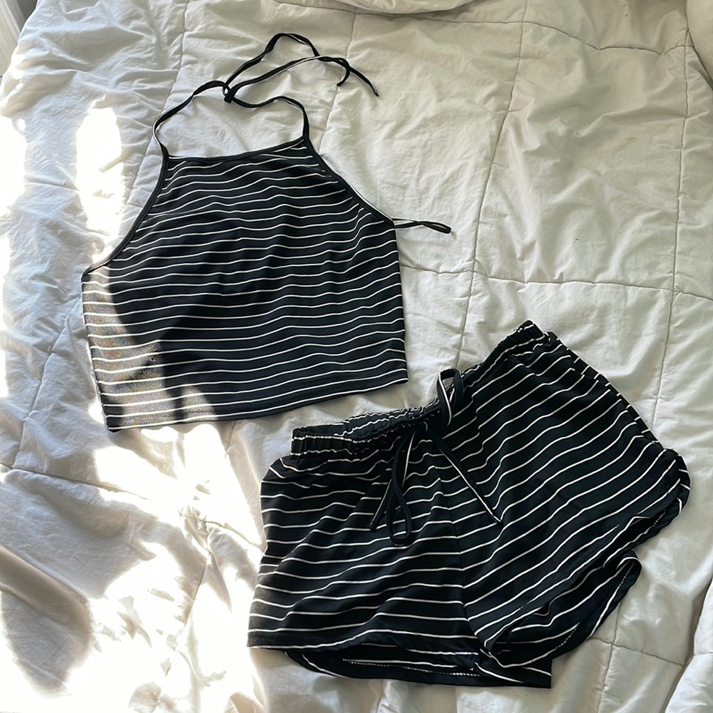 Black and white striped set